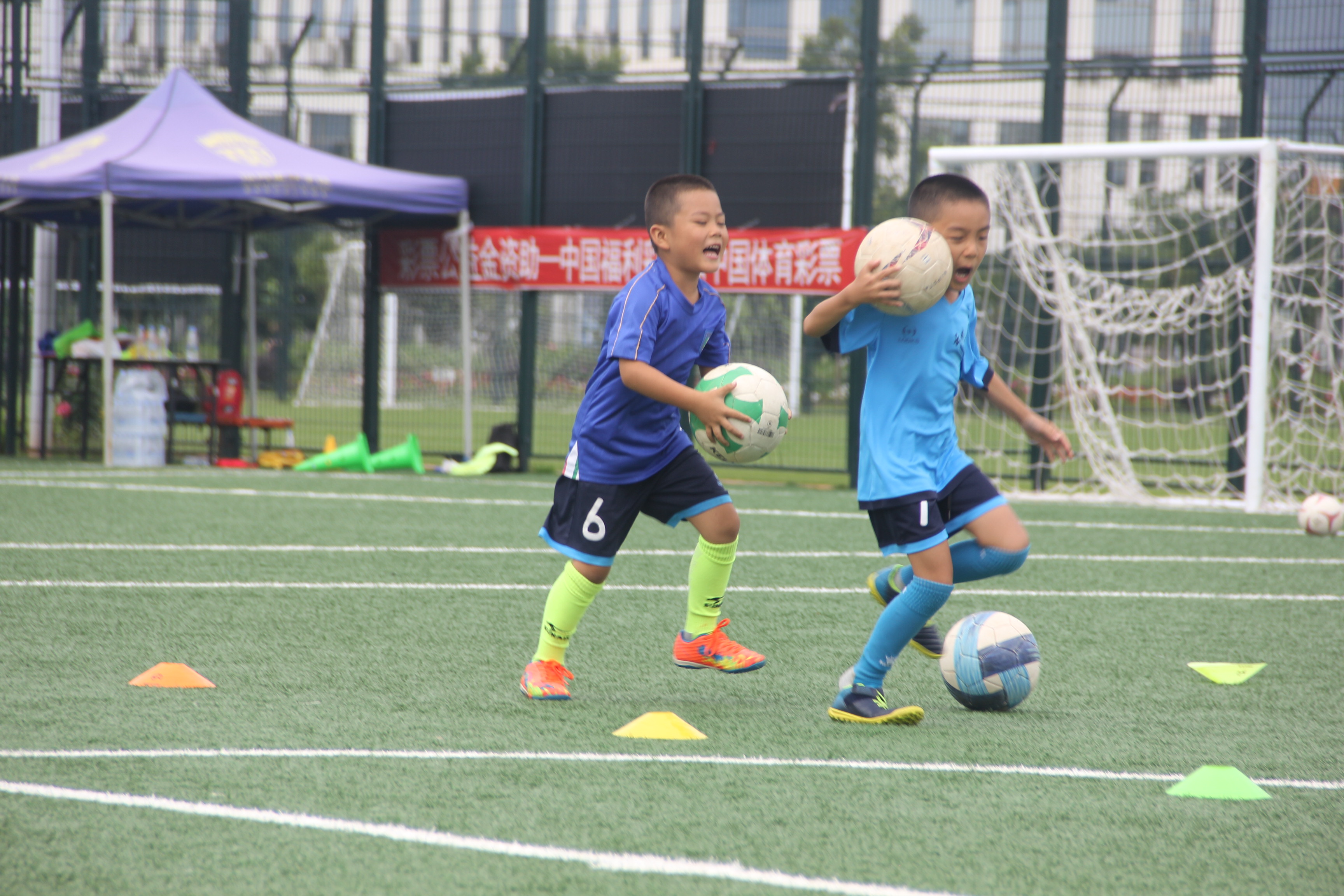 感受阳光感受生活的乐趣,感受阳光的美好传递运动的快乐