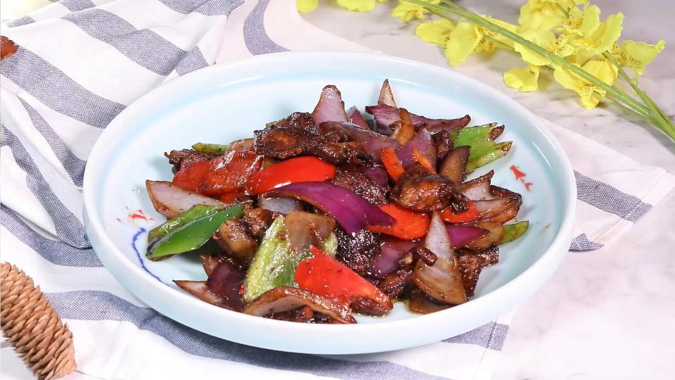 烙饼是用冷水还是热水和面,烙饼时和面用热水还是冷水