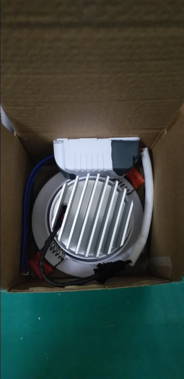 led天花吊顶筒灯节能灯泡,led天花筒灯3.5寸9w