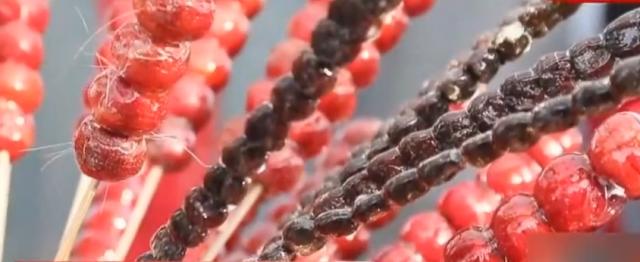 过了腊八就是年,看看东北如何杀年猪吃美食过大年?最浓厚的年味