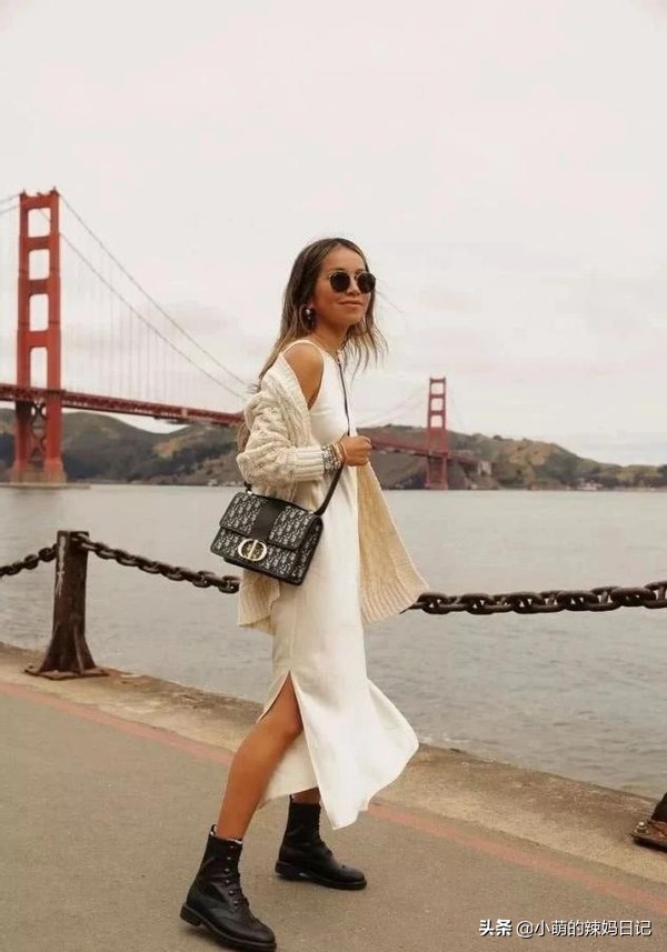 入春怎么穿？回头率最高的穿搭参考：“长裙+外套”，气质又高级