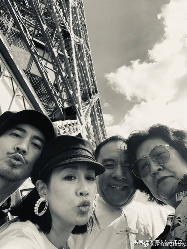 钟丽缇和张伦硕亲密照,钟丽缇一家照相