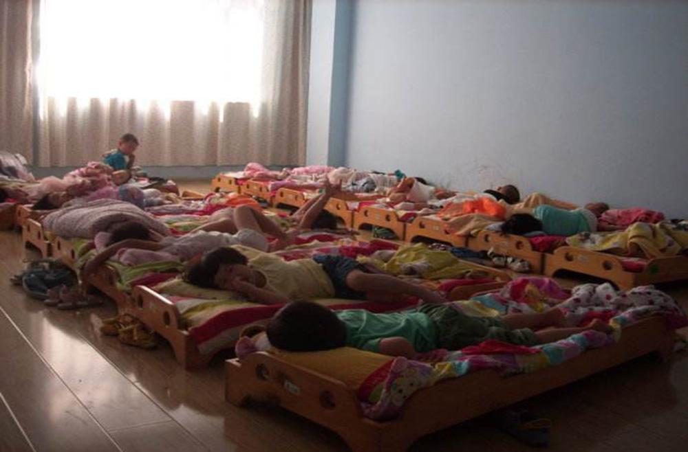 孩子说不想上幼儿园睡午觉怎么办,家长如何安抚刚上幼儿园宝宝情绪