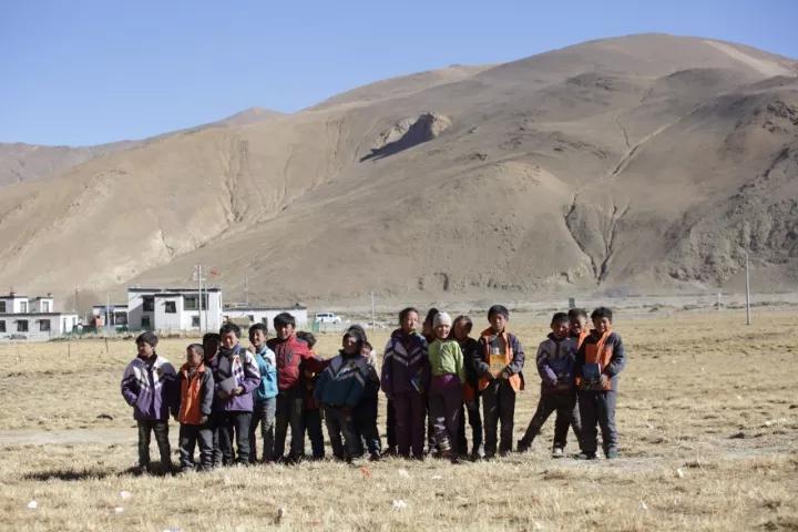 世界上海拔最高的快递站邮政,珠峰工作人员