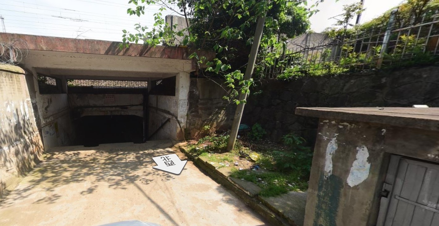 从九江火车站通道浔南大道（汽车站）这边的一条小路