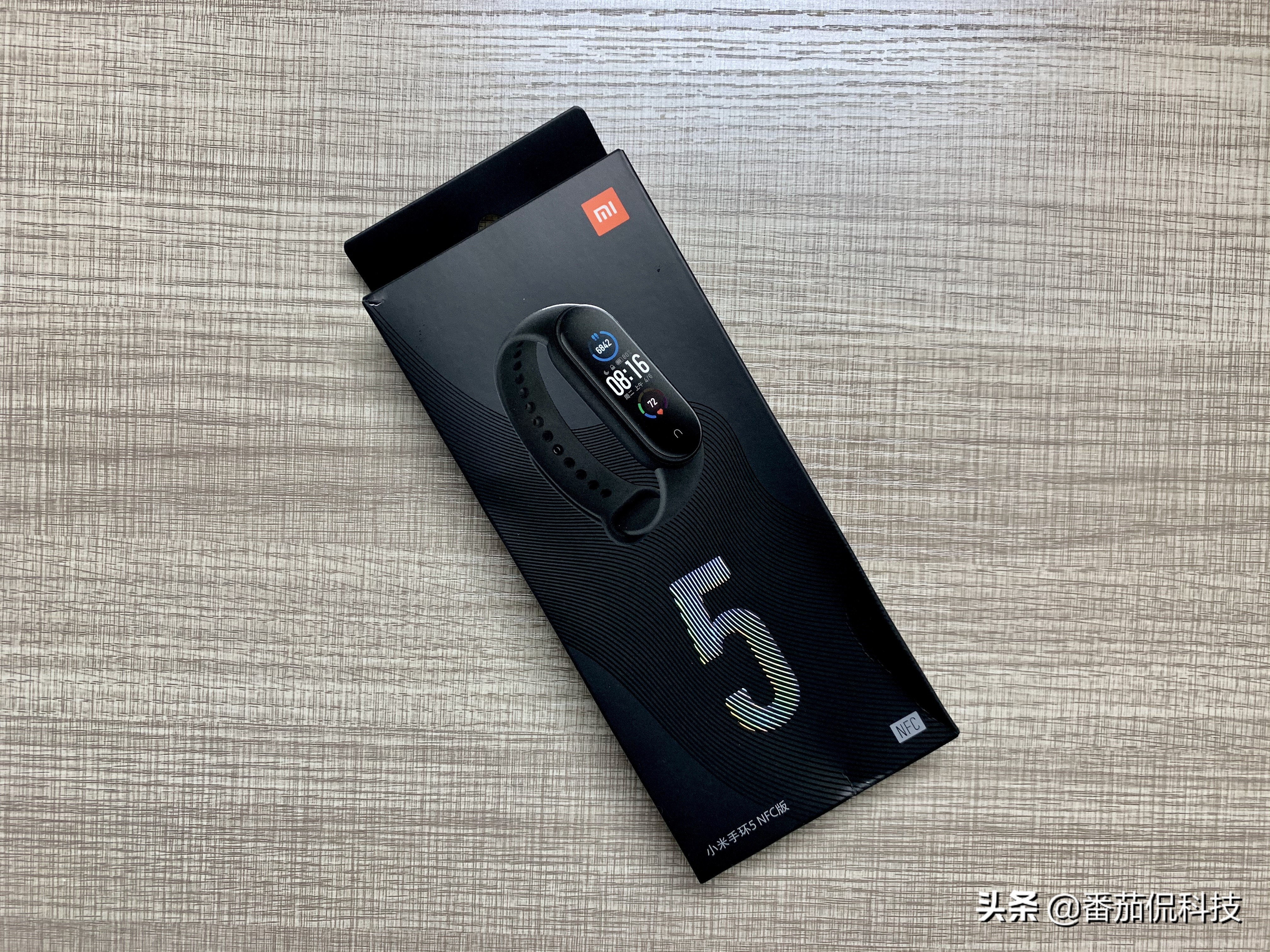 小米手环3和小米手环5,小米手环5和小米手环3手环通用吗