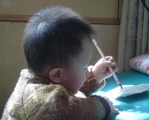 左撇子真的更聪明吗,左撇子的人真的智商不高吗