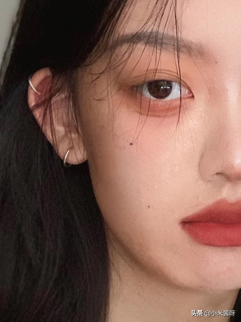 眼角下面的痣怎么画,眼角的痣怎么画用水笔画