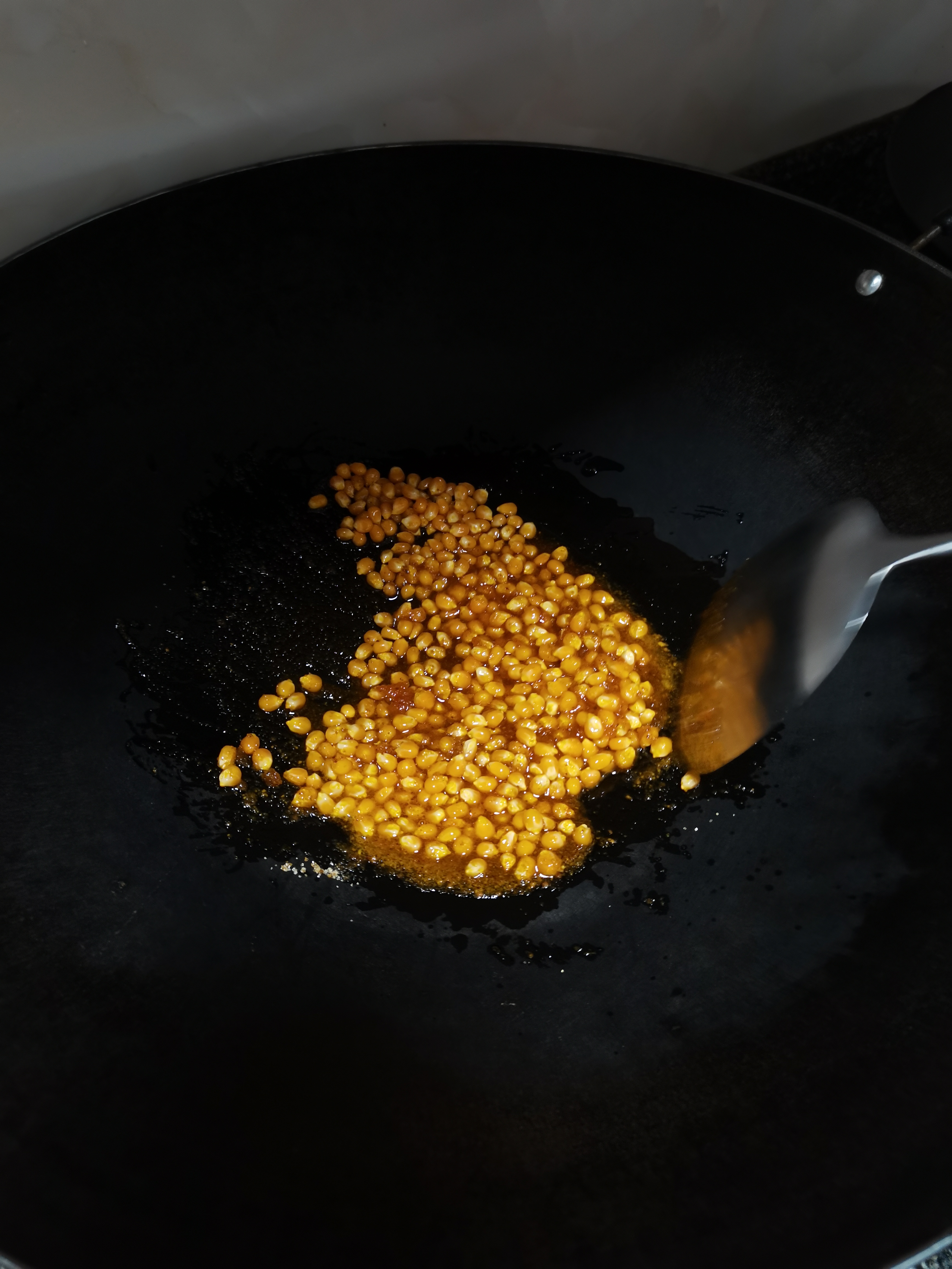 电影院的爆米花应该怎么做,电影院一桶爆米花随便装