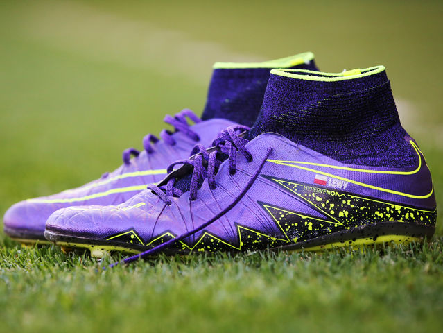 让人一眼看出踢球等级的球鞋,看鞋识人野球场