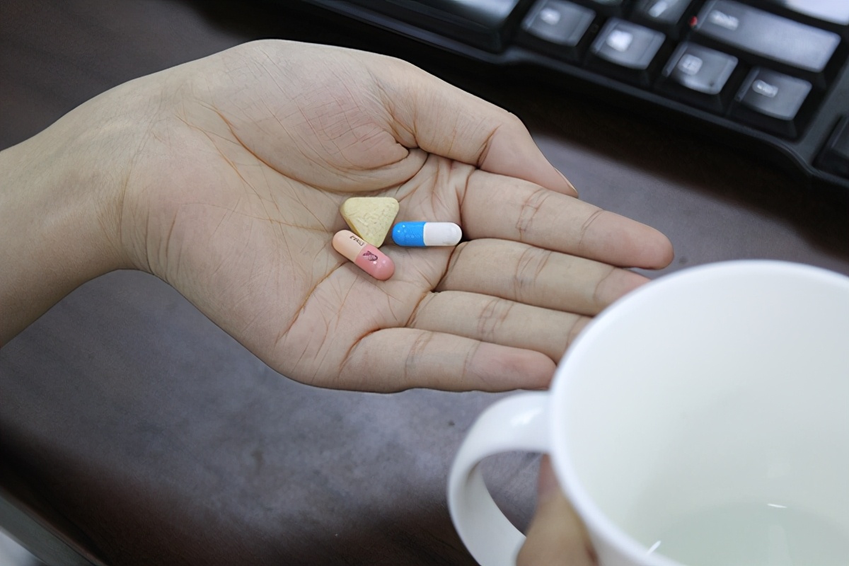 吃胃药一个星期没有好转,吃了一个月的胃药还不见好转