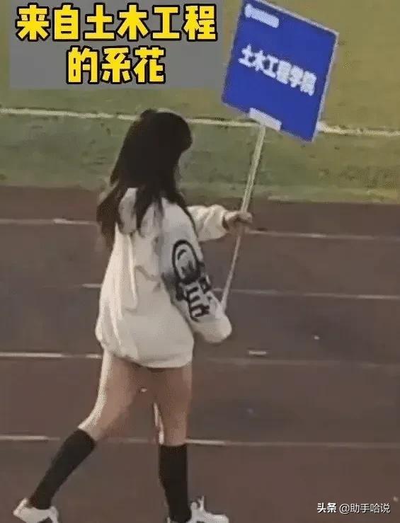 女生的打*裤底**太勒怎么办？哈哈哈哈哈，妈妈改后感到了窒息