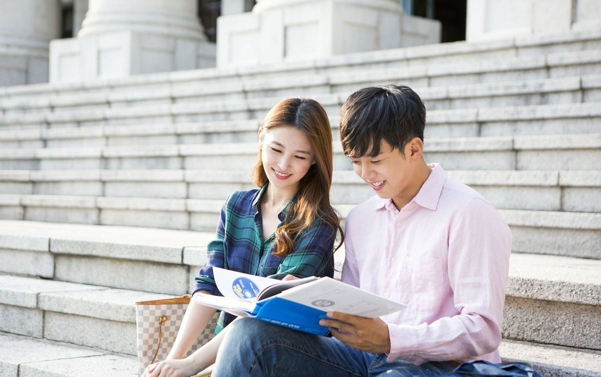 女子带男闺蜜相亲路人怒斥,男子相亲怼女人