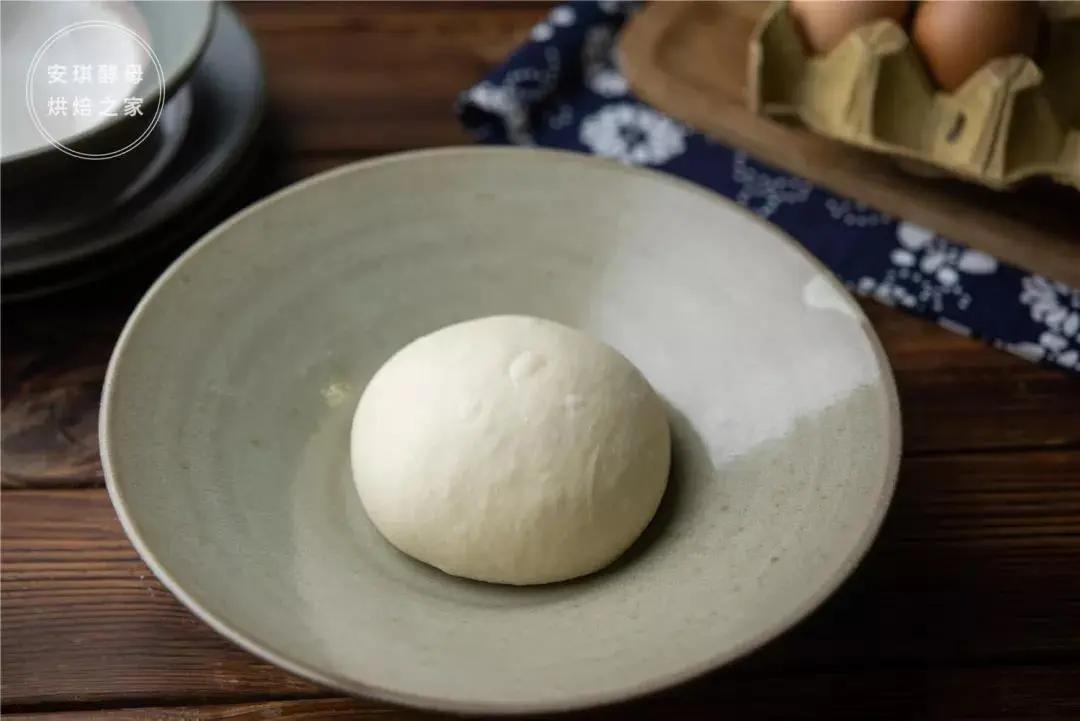 金灿灿的油条,金灿灿的油条一口一个爽爆了