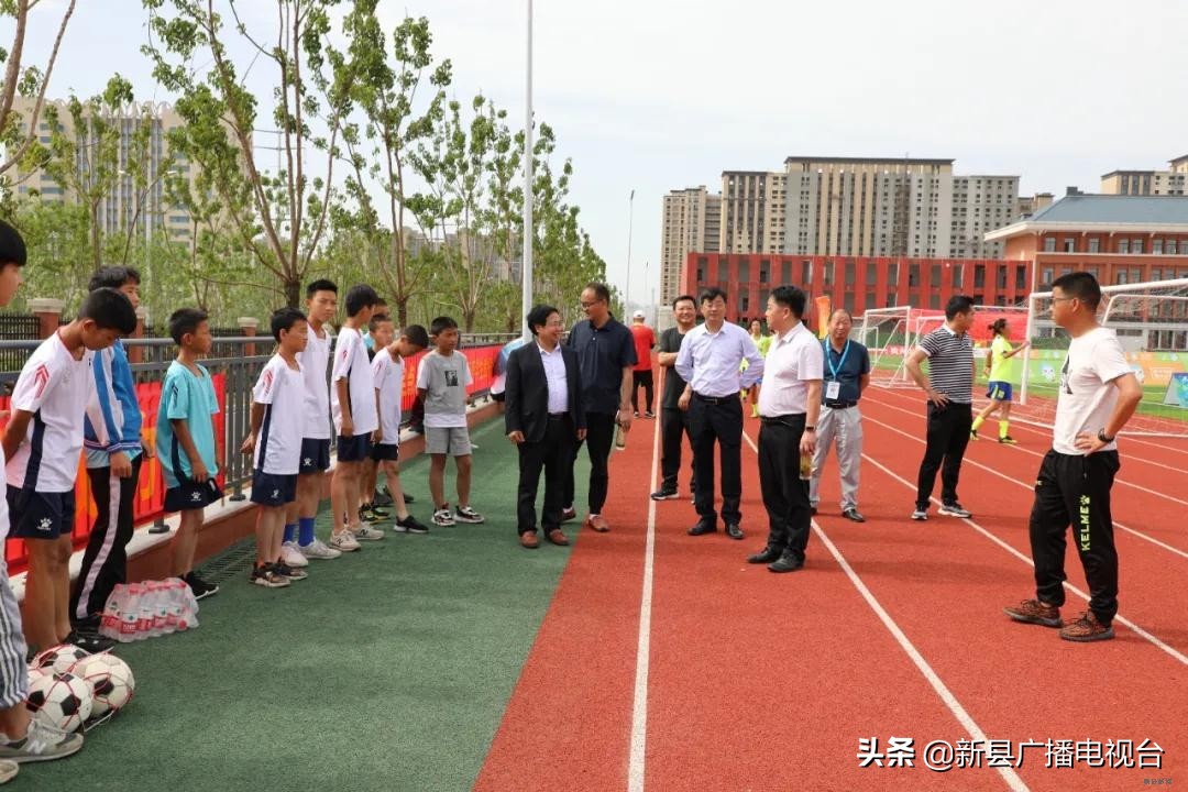 信阳市青少年足球联赛比赛,信阳市区长杯校园足球赛