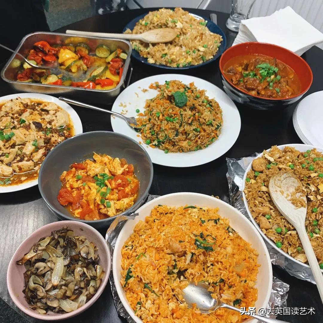 50美金的大闸蟹，川菜馆里的KTV，留学生都怎么过中秋？