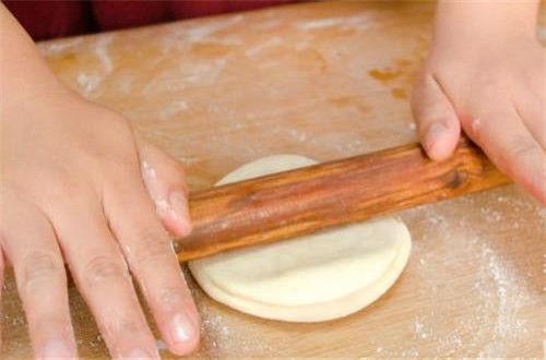 家常烙饼出层有诀窍,烙饼总是很硬怎么回事