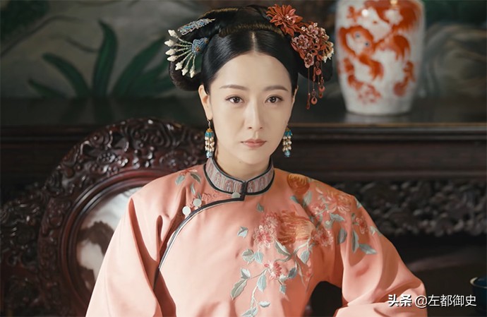 刘墉追案中怎么出来个小六王爷,刘墉追案中六王爷为什么绑着胡子