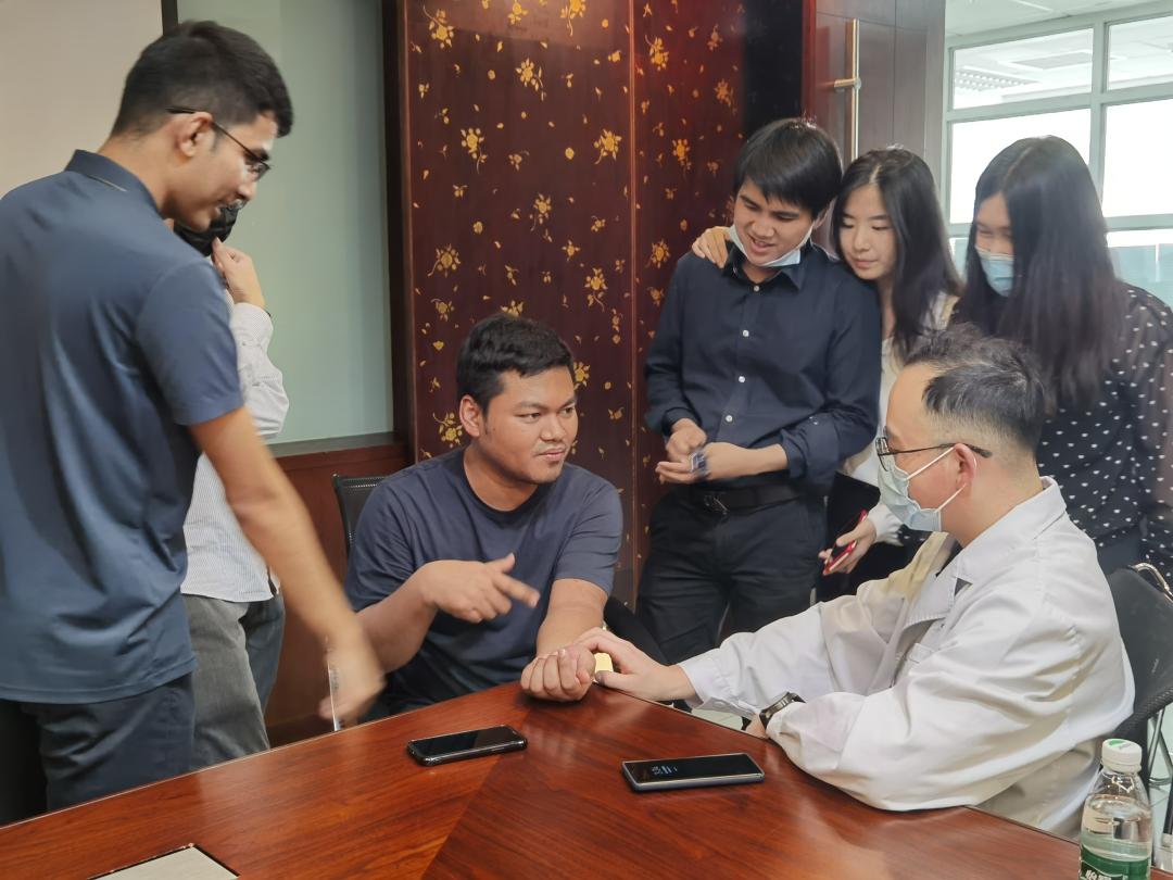 萨瓦迪卡！四川中医药！