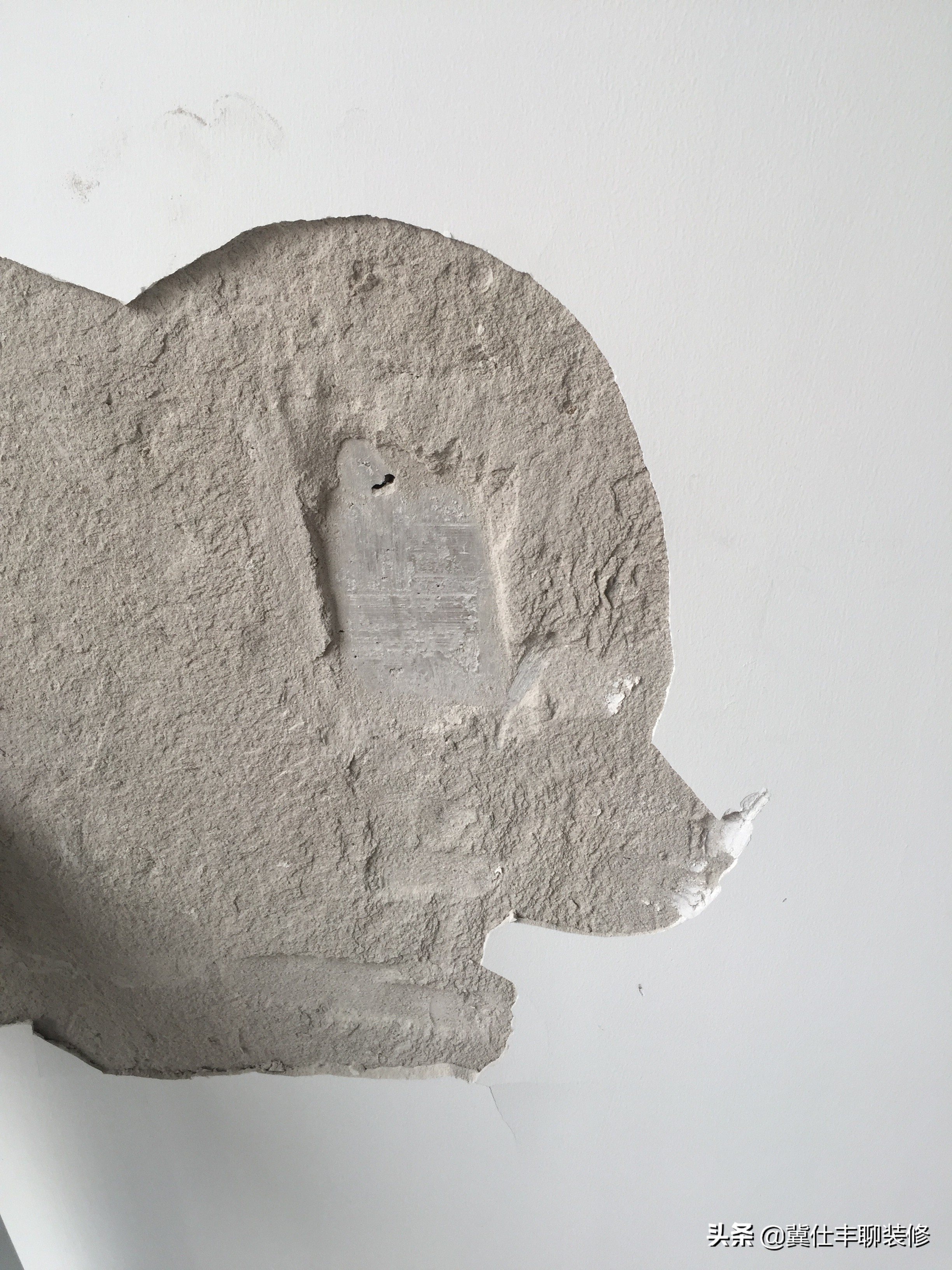 铲墙皮铲到白色的铲不掉怎么办,新房装修铲墙皮怎么区别铲不铲