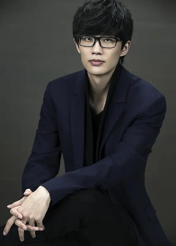 许嵩的啥歌入选教材,许嵩入选大学语文教材