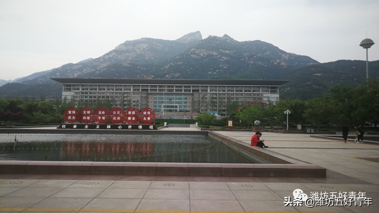 喜欢上了这座繁华热闹的城市,喜欢上了一个城市