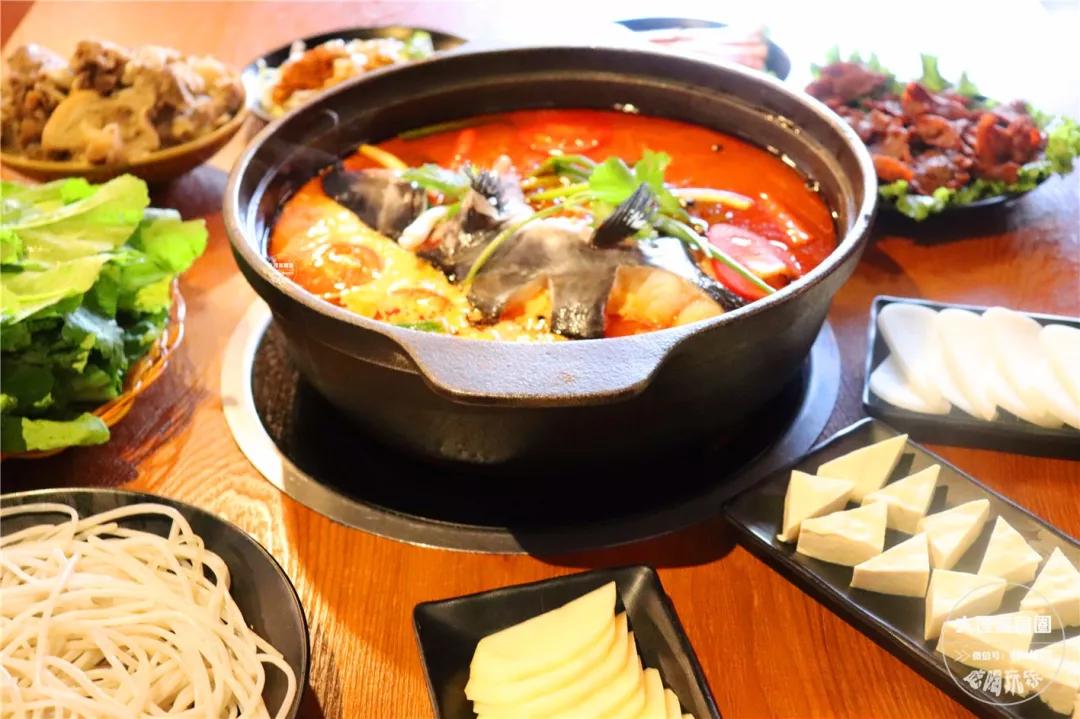 品尝苗家酸汤,西江苗寨酸汤推荐