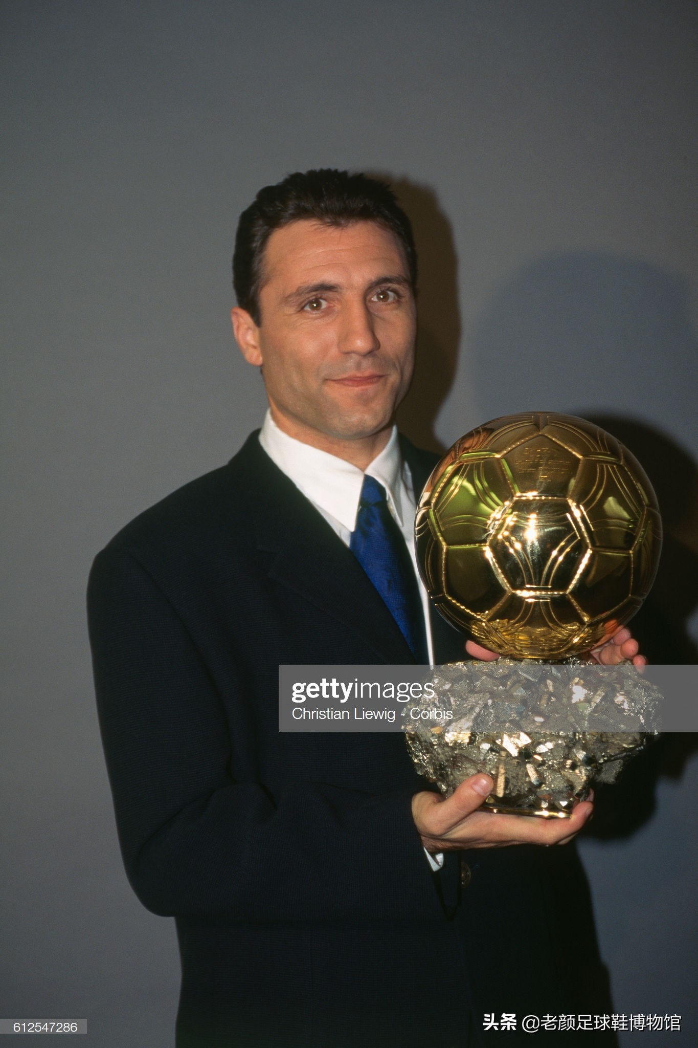 被终身禁赛的共产主义球王，最痛恨皇马的巴萨巨星曾经当过炊事员