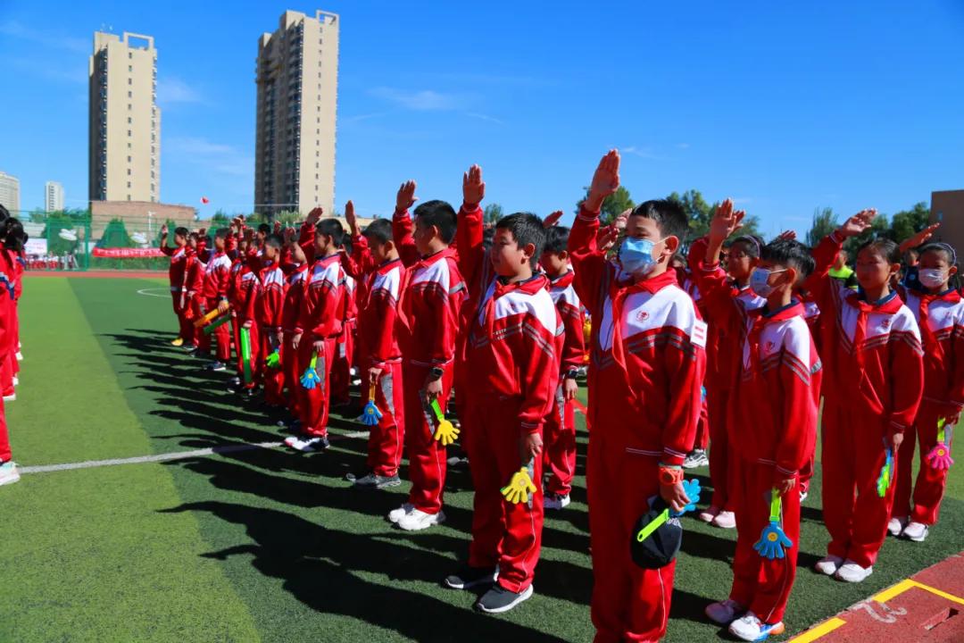 青少年校园足球联赛拉开帷幕,快乐足球追逐梦想放飞未来
