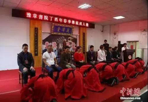 用体罚、殴打“治疗”抑郁症的游学营，把一群孩子逼到自杀了