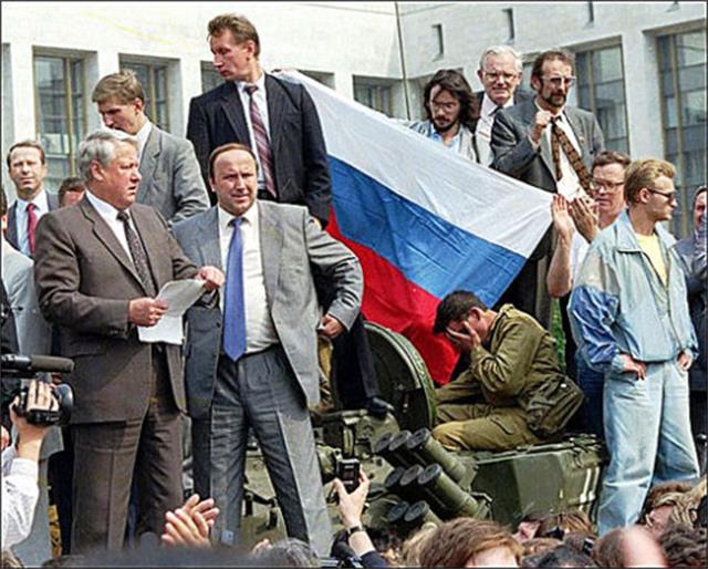 造成苏联逐渐解体的有几个人,苏联解体投票结果