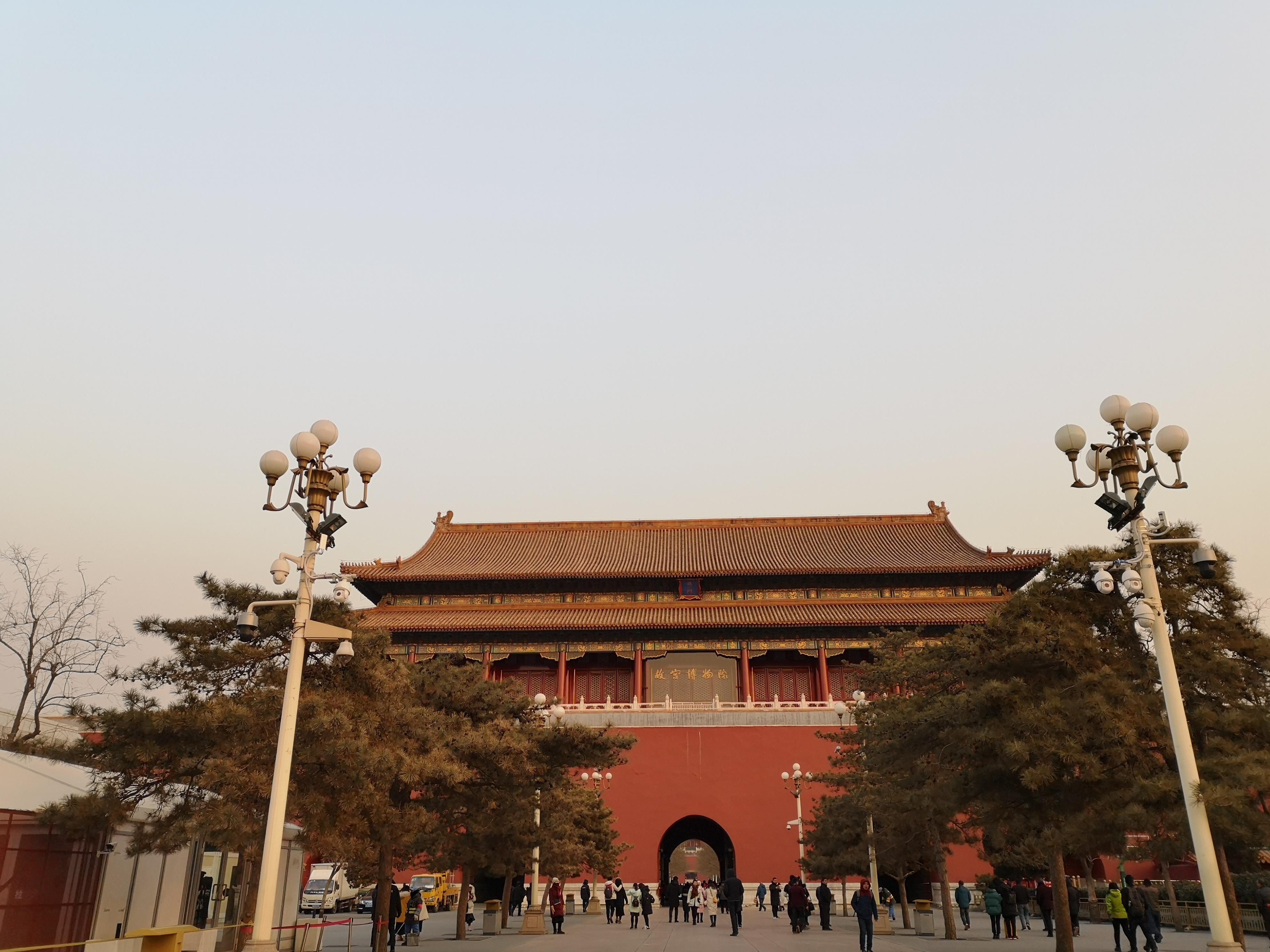 逛颐和园观十七孔桥金光穿洞,离颐和园金光穿洞奇景最近的入口