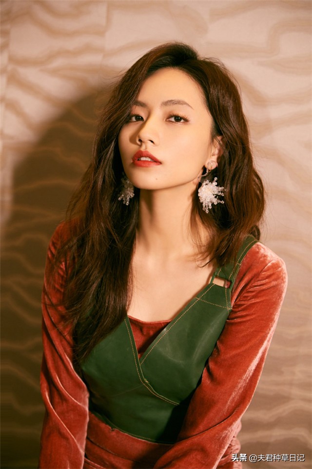 50岁女人洋气发型今年最流行发型,50到60岁短发发型图片好打理