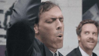 看股市涨这么好,微商向股民推起了眼霜…