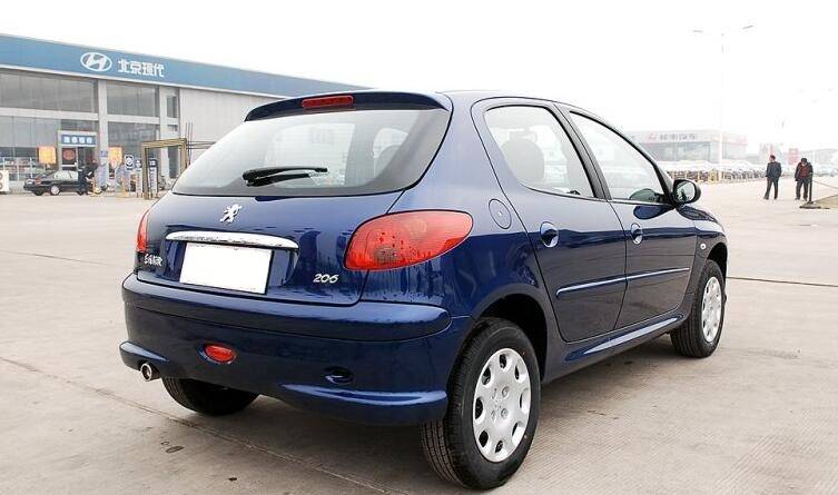 哥们的标致206卖我8000元，这价位入手划算吗？