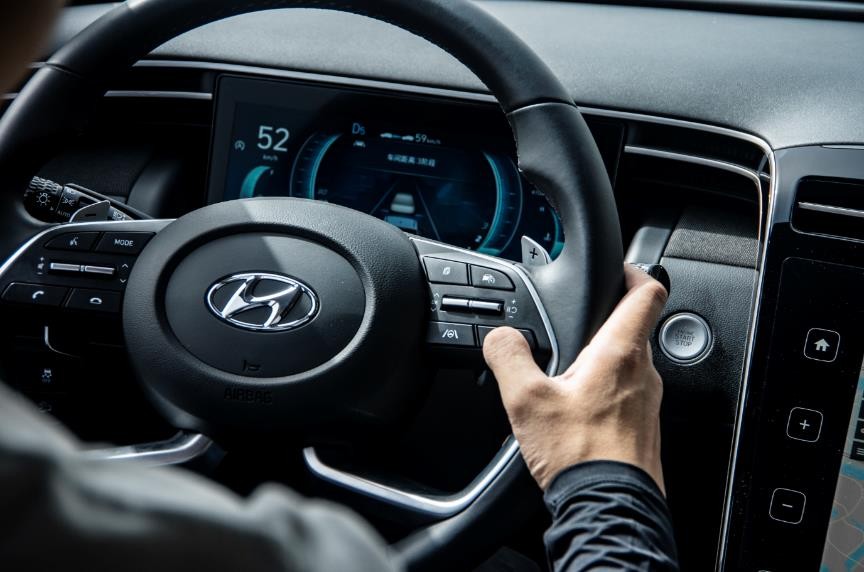 试驾第五代途胜l混动版,第五代途胜l的干式双离合怎么样