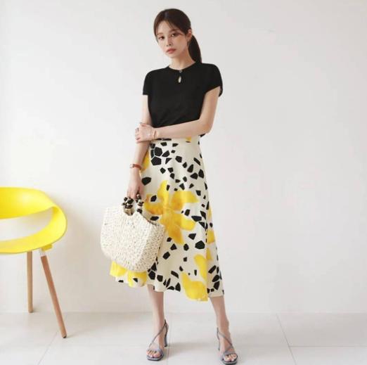 蔡少芬新发色,蔡少芬穿搭黑白