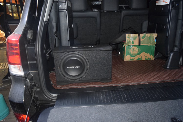 美妙音乐，沁人心扉：丰田兰德酷路泽改装绅士宝音响，昆明发烧友