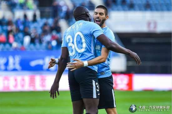 1998年万达宣布退出中国足球原因,万达退出大连一方是真的吗