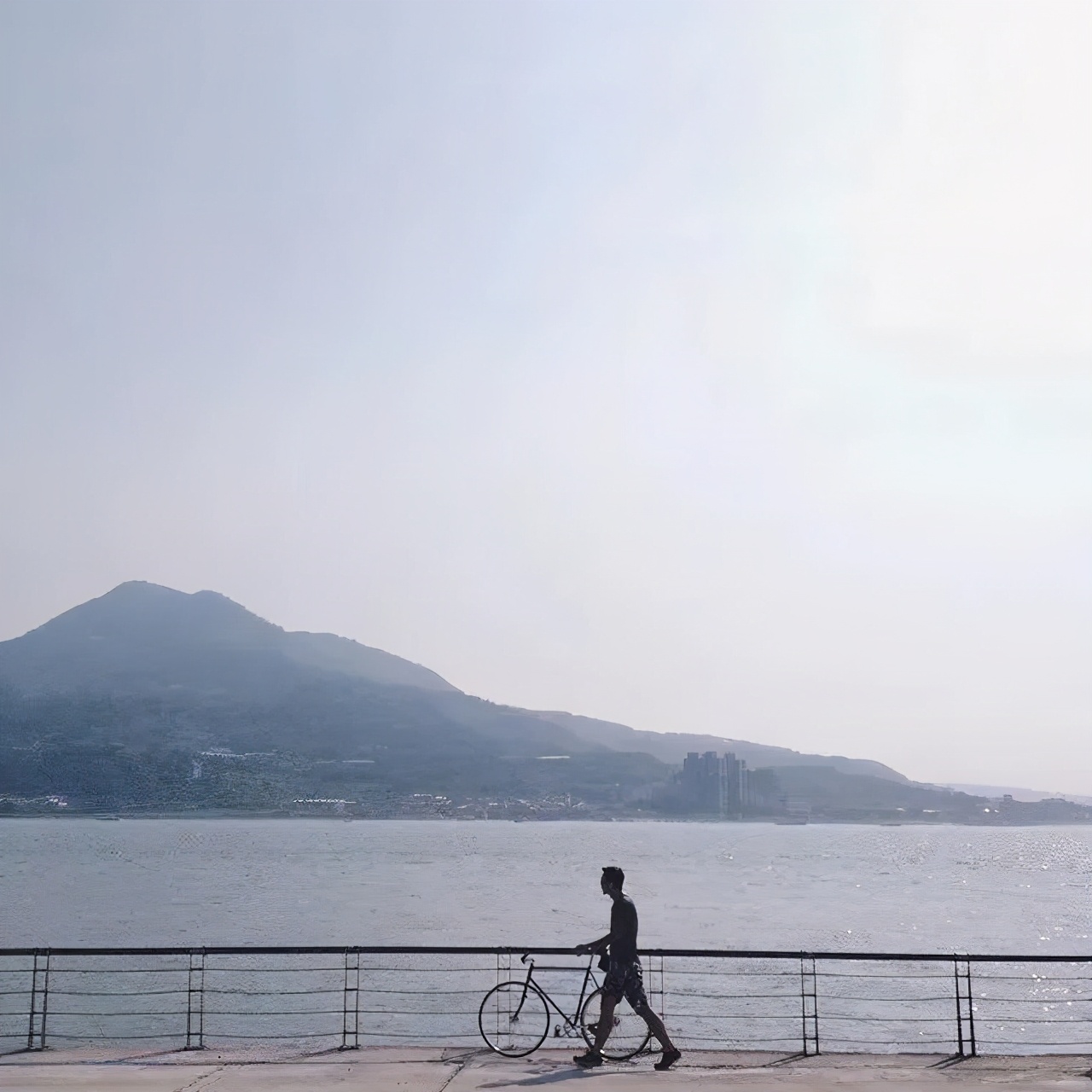 拍照姿势大全男生对镜子超清,男生在花海怎么拍照姿势好看