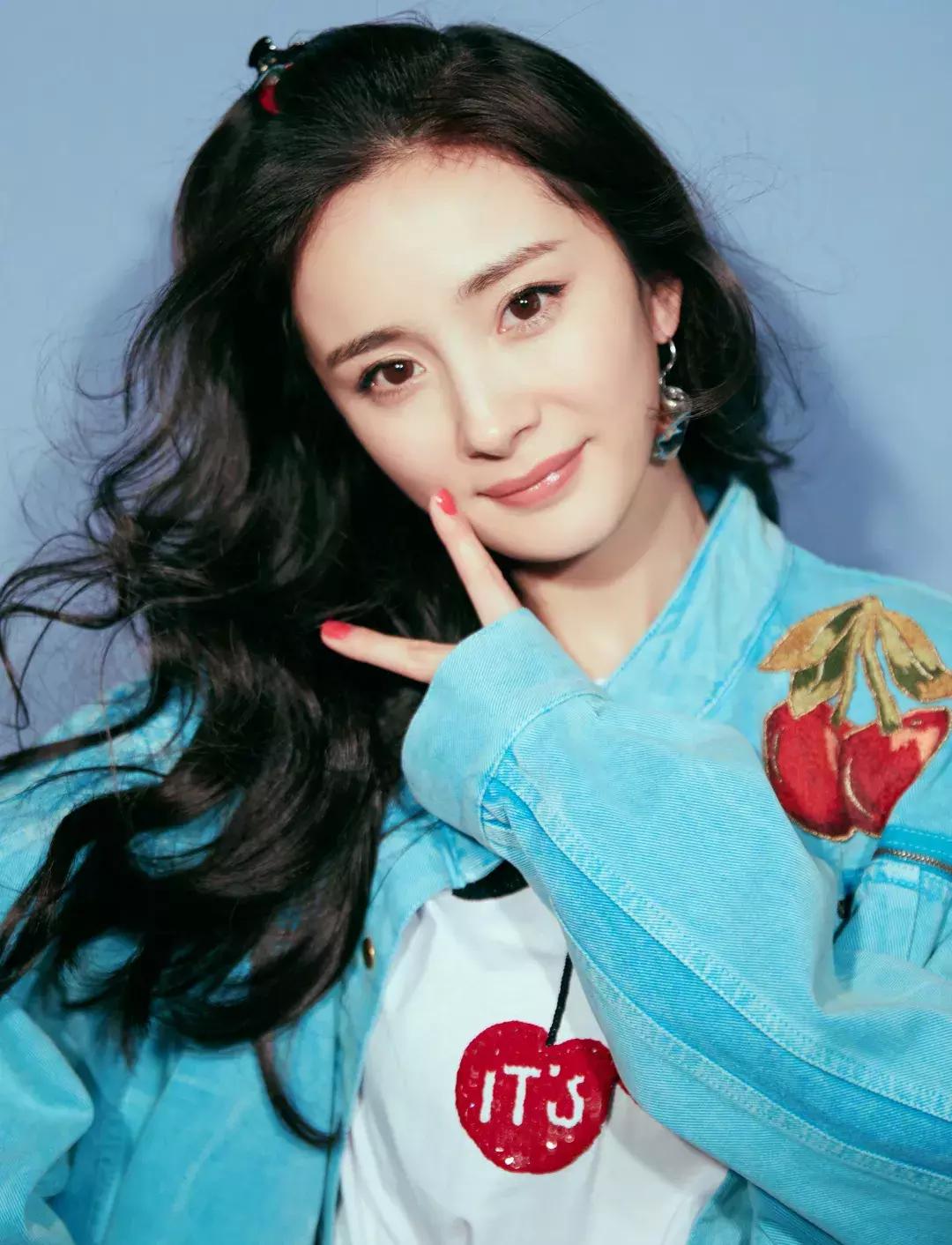 黑化后的女星杨幂,离婚黑化