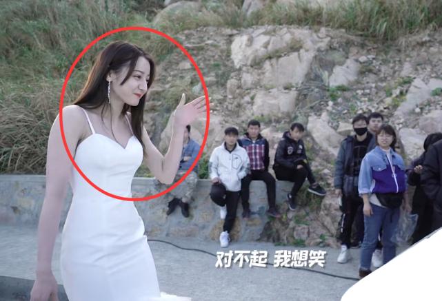 热巴演戏一直皱眉,热巴节目发脾气