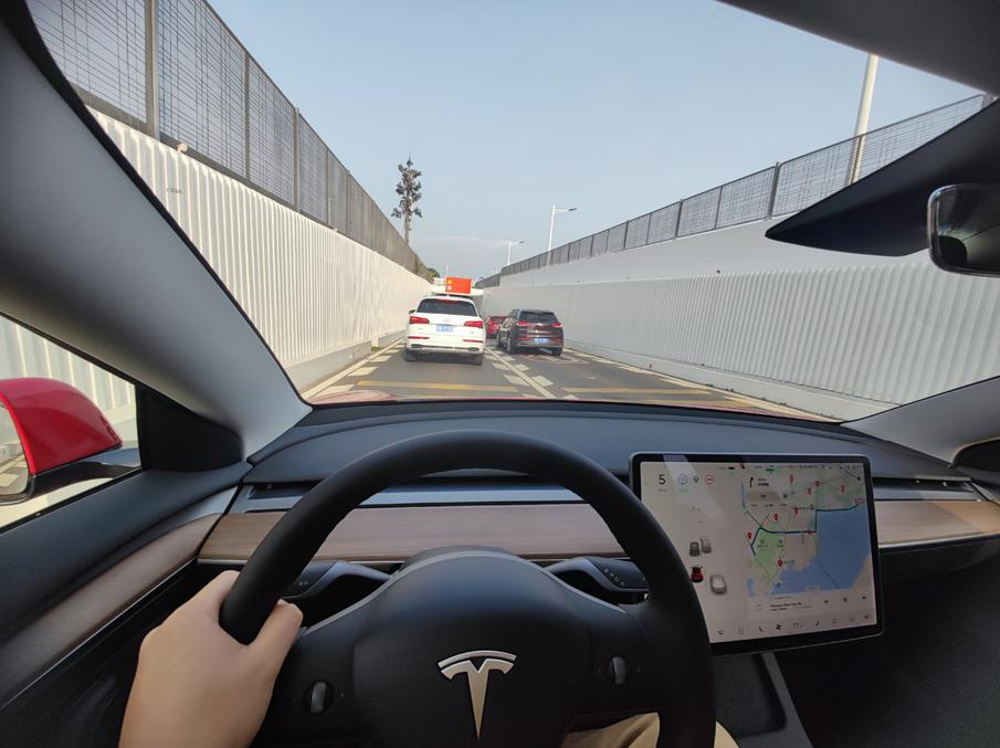 特斯拉modely与理想l7谁智驾好用,特斯拉modely理想l7怎么选择