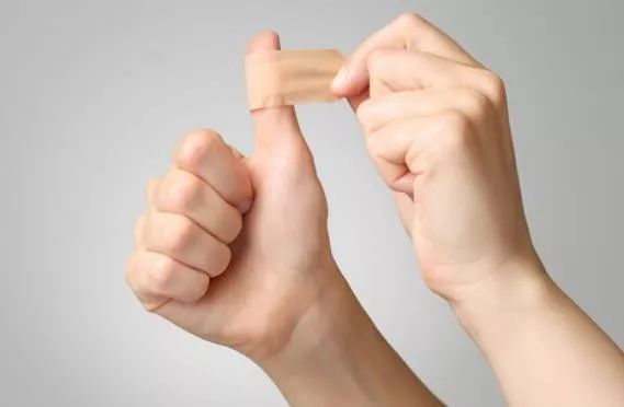 户外受伤该如何紧急处理？