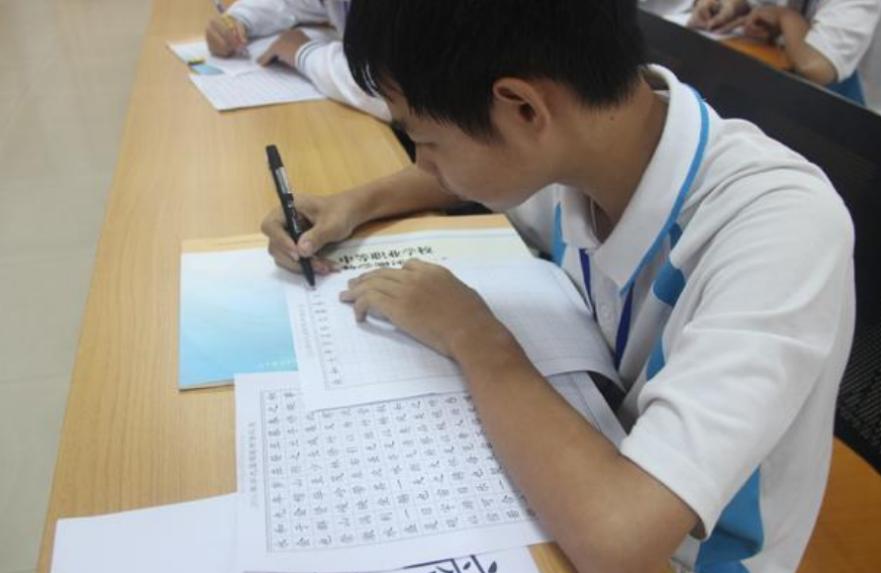 韩国作文1800字,韩国小学生作文400字