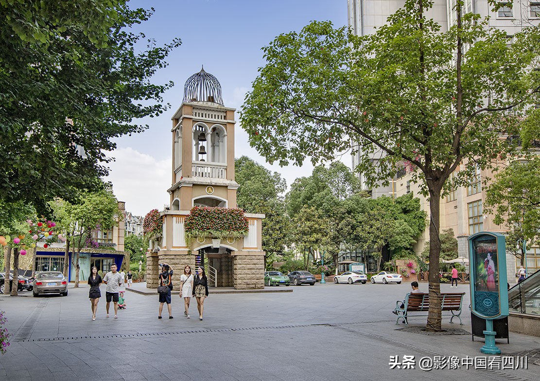 成都最美榕树街,成都鹭岛步行街商铺出售