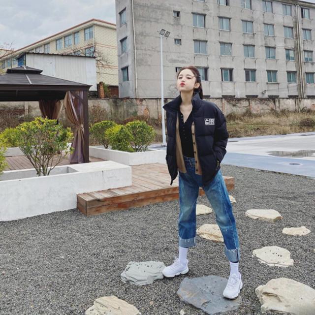 冬天什么女款裤子百搭,冬天裤子穿搭推荐女加长