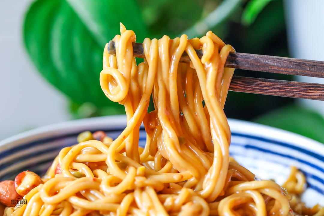 热干面怎么才能做到最好可以开店,6元一碗的热干面做法