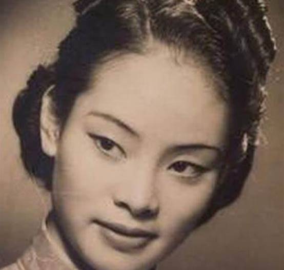 陈独秀爱女：幼年父母离异，成年被骗婚生5个孩子，93岁客死他乡