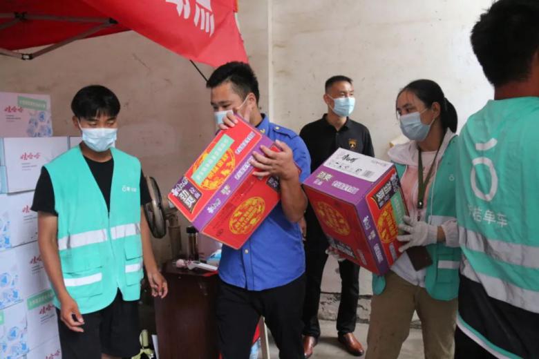 助力疫情防控我们在行动图片,助力疫情防控尽显责任担当